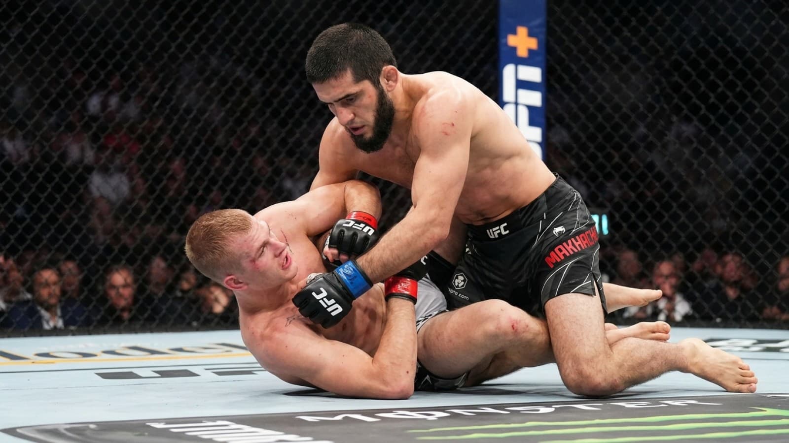 Как Махачев взломал Гэрри в поединке UFC